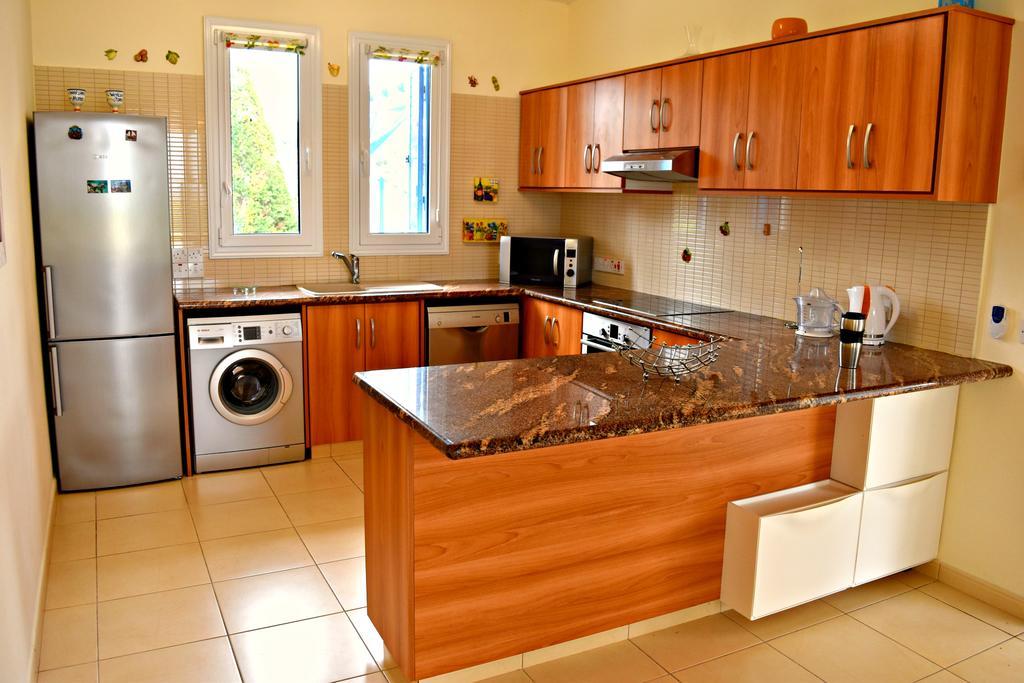 Latchi Beach Front Villa - Private Heated Pool - Amazing Uninterrupted Sea Views Polis Exterior foto